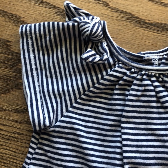 ⭐️ Carter’s 2-piece Girl’s Navy Stripped Shirt and Pink Leggings set - Picture 2 of 4